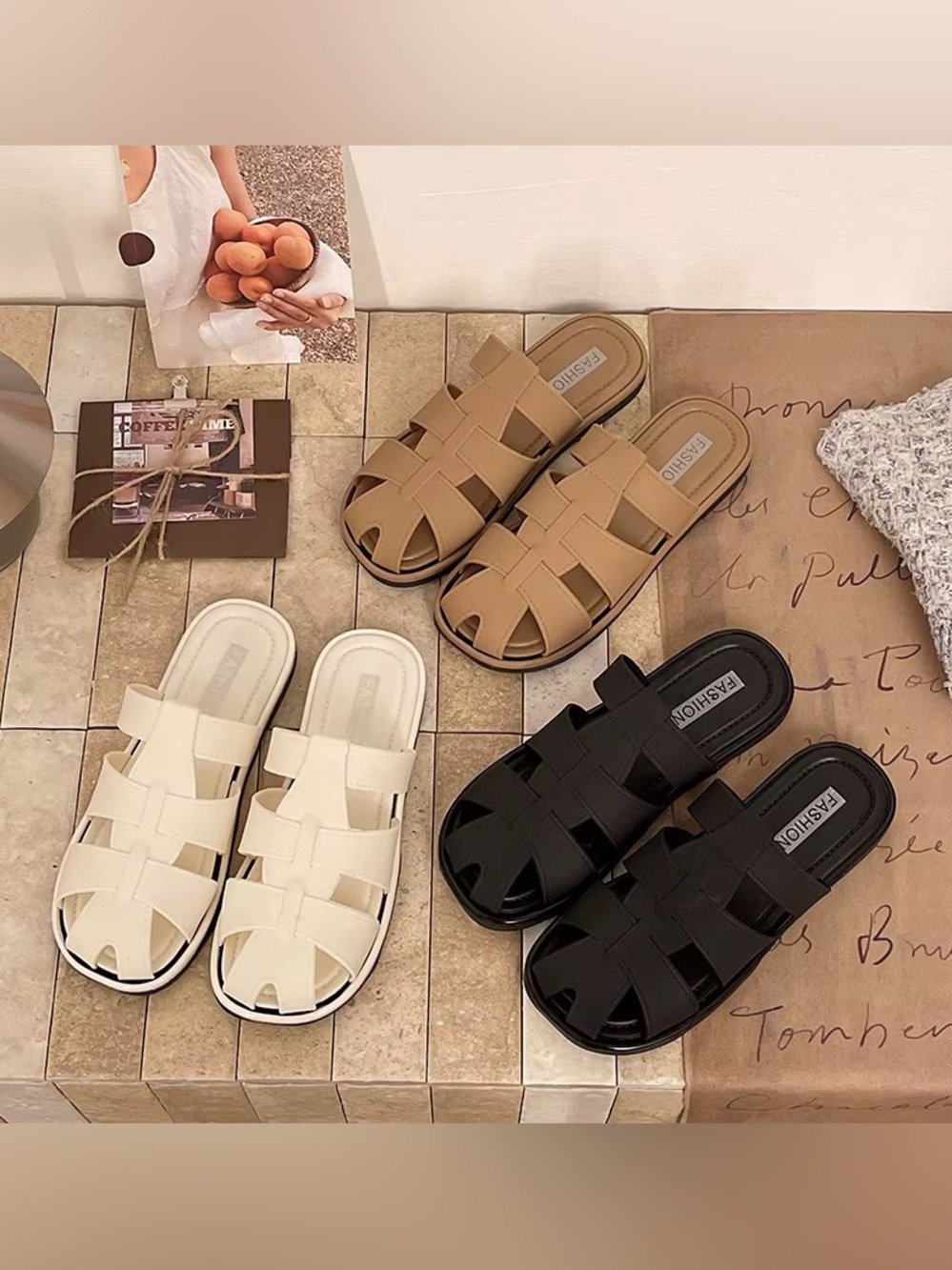 Elegant and modern style mule sandal 🤎🤍